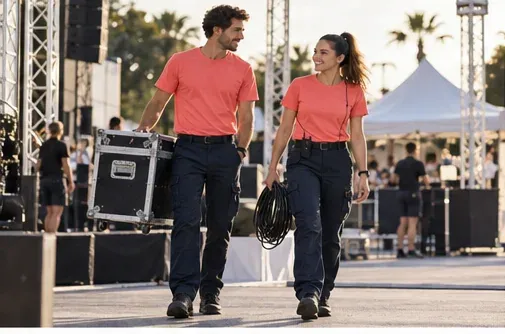 Equipo visible: Camiseta de equipo · pantalón cómodo · bolsa de marca · Eventos y merchandising